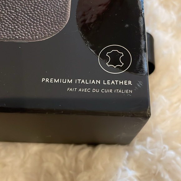 Catch:2 Multi-Device Wireless Charger - Picture 2 of 6